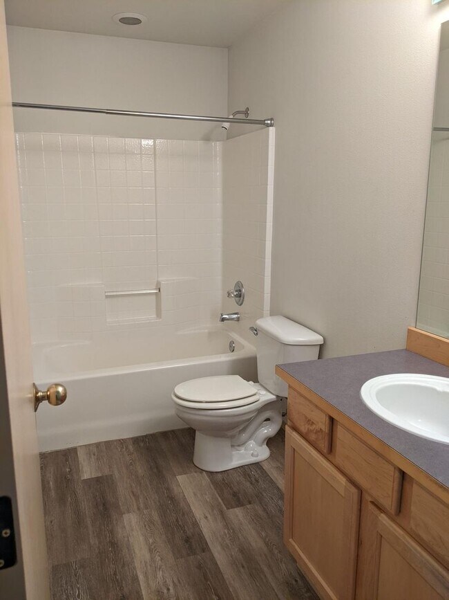 Building Photo - Upgraded Home in DuPont
