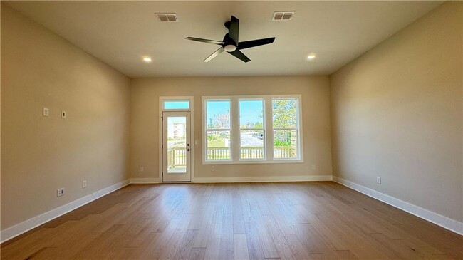 Building Photo - 2694 Evers Dr NE