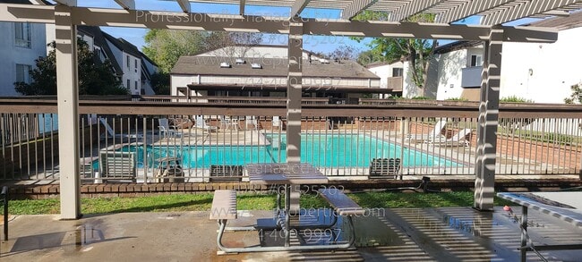 Building Photo - 1311 Caminito Gabaldon