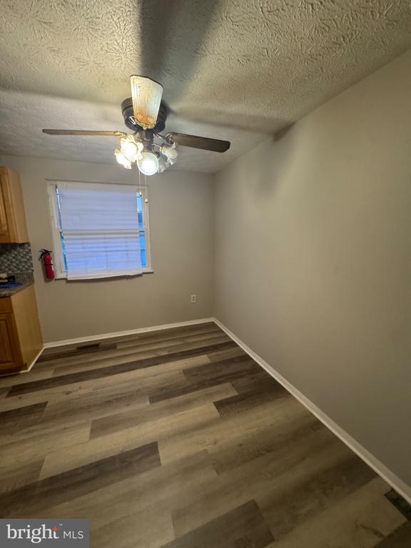 Building Photo - 1404 Elm Grove Cir