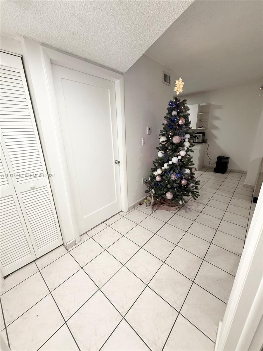 Building Photo - 3262 W 70th St