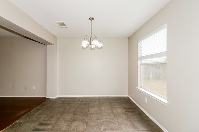 Building Photo - 3923 Rolling Springs Ln