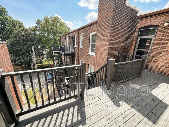 Building Photo - 3672 Russell Blvd