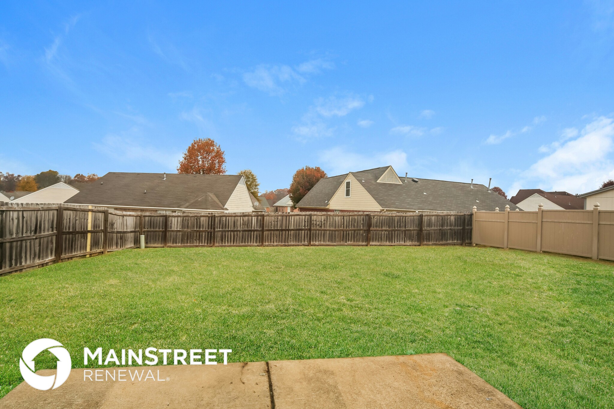 Building Photo - 1828 Cresent Ln