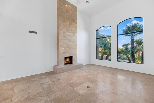 Building Photo - 7878 E Gainey Ranch Rd