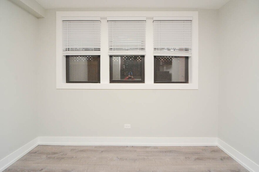 Building Photo - 913 Maple Ave