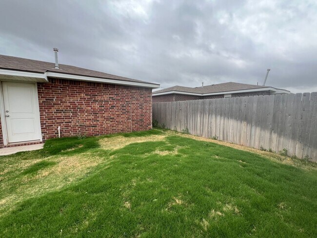 Building Photo - Available June in Frenship ISD: 3-Bedroom, 2-Bath Home!