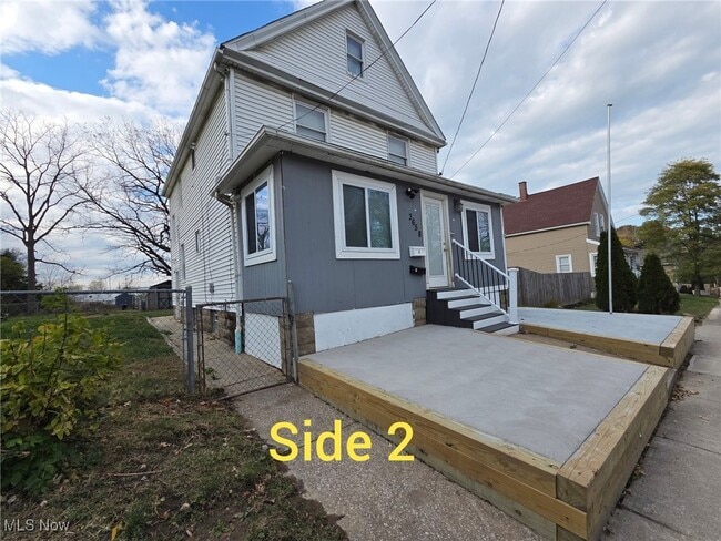 Building Photo - 3658 W 58th St