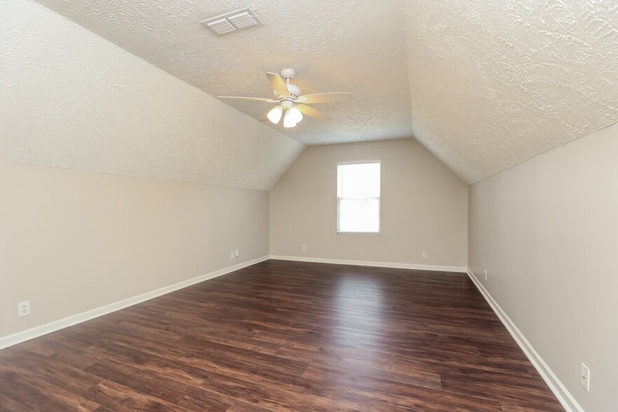 Building Photo - 4829 Nina Marie Ave