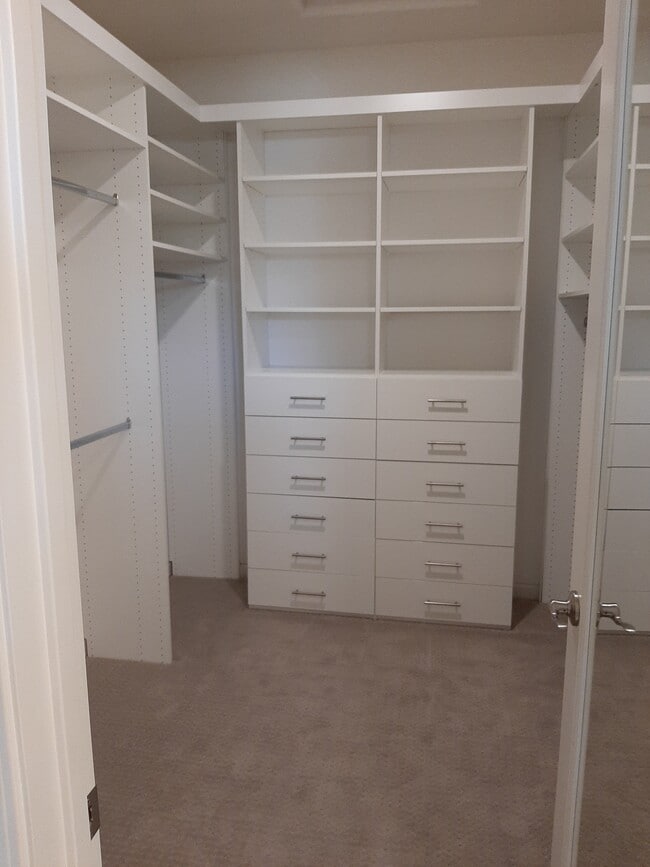 Building Photo - 5542 Kennedy Pl