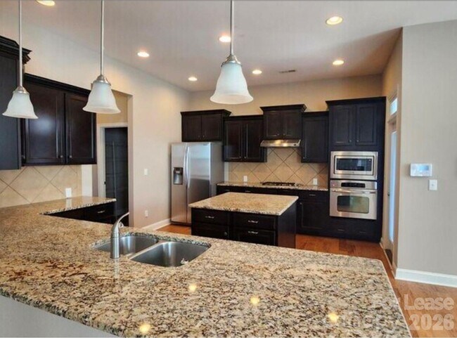 Building Photo - 317 Montibello Dr