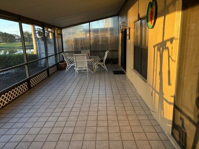 Building Photo - 5855-5855 Northpointe Ln