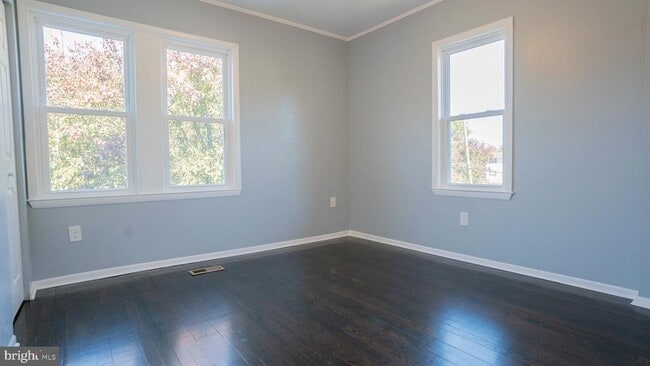 Building Photo - 113 Elm Ave
