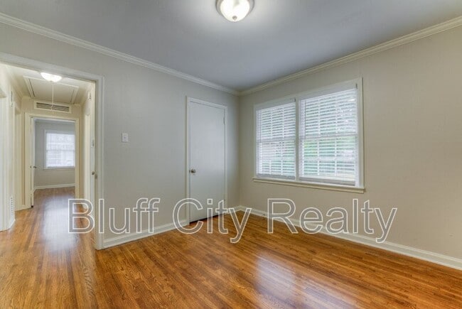 Building Photo - 1363 Colonial Rd