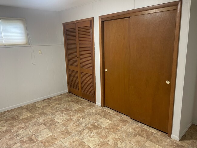 Building Photo - 1522 Cameron Dr