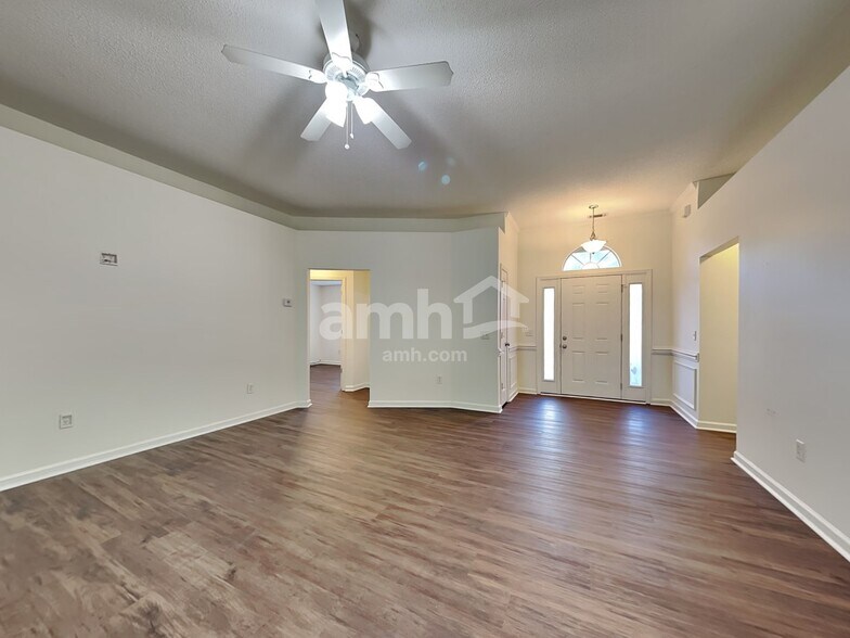 Building Photo - 20 Carlisle Ln
