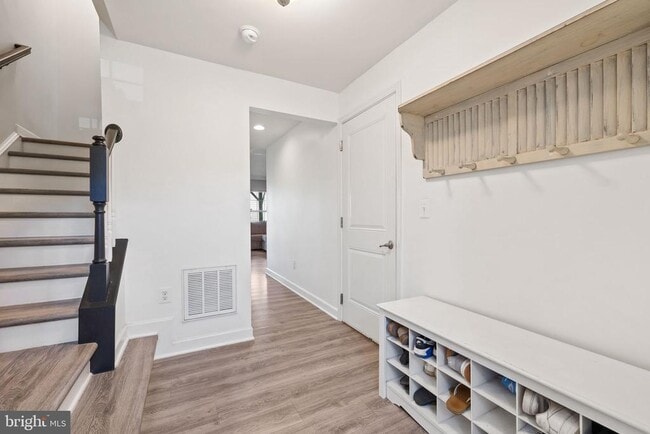 Building Photo - 6196 Willow Pl