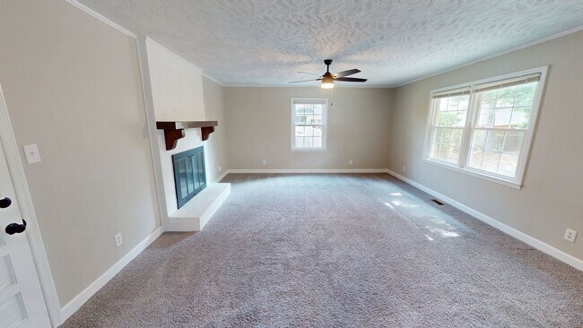 Building Photo - Remodeled 3 Bedroom Ranch with Fenced Backyard in Convenient Location