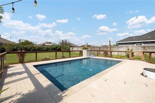 Building Photo - 1408 Garden Ridge Ave