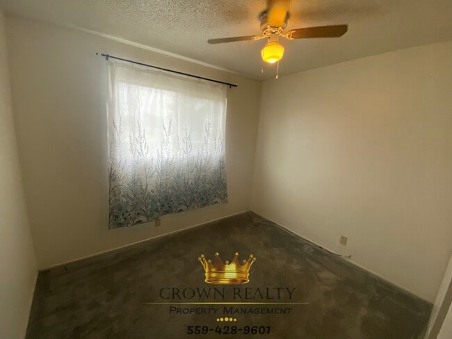 Building Photo - 1129 W Tulare Ave