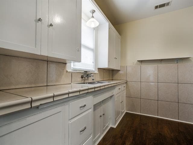 Building Photo - 5420 Miller Ave