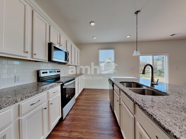 Building Photo - 175 River Hwy