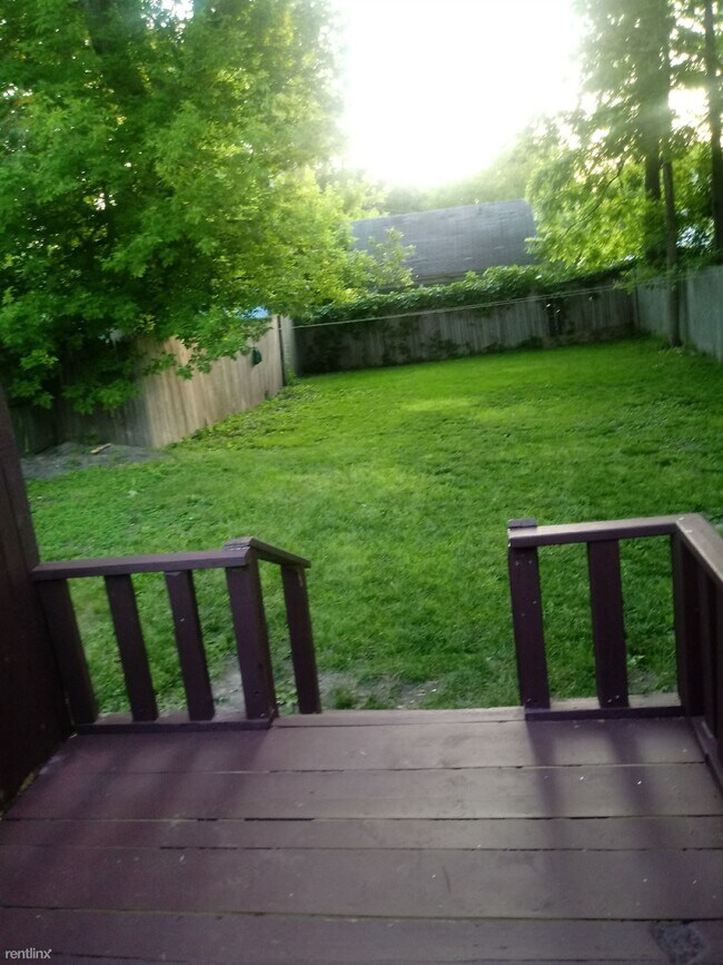 Building Photo - 2 br, 1 bath House - 617 N Sycamore St 617...