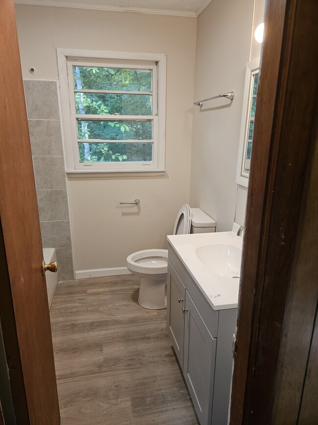 Building Photo - 731 Maxanna Dr