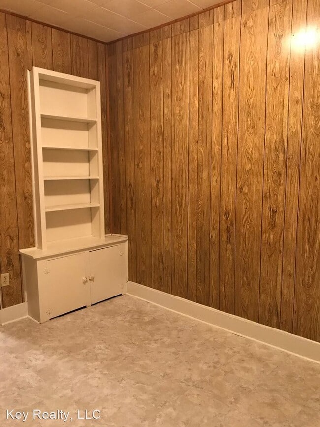 Building Photo - 3 br, 1 bath House - 115 Colonial Drive