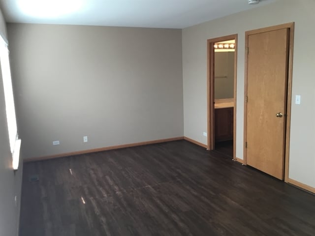 Building Photo - 11S524 Rachael Ct