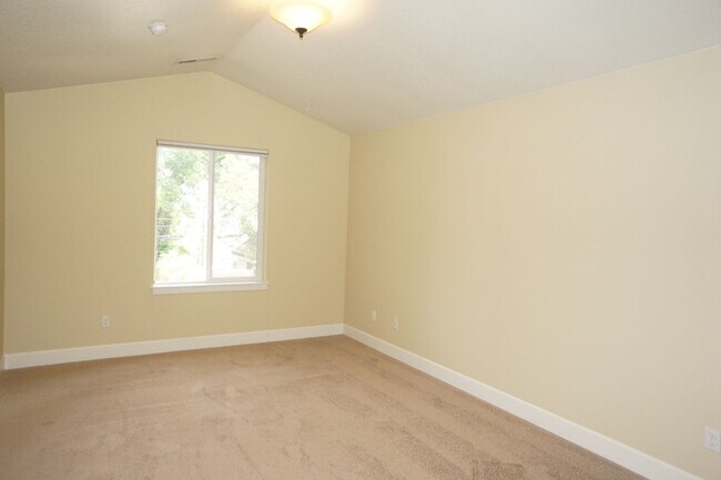 Building Photo - NE Piedmont 3-bedroom Beauty! - APPLICATIO...