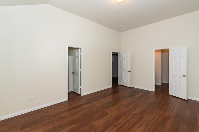 Building Photo - 16 Leisure Shore Ct
