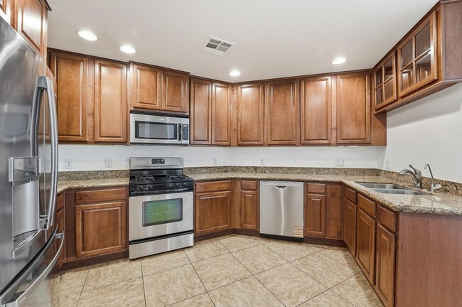 Building Photo - 5450 E Deer Valley Dr