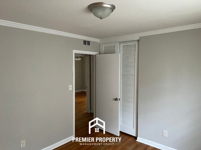 Building Photo - Charming 3BR/1.5BA in West Huntsville | Hardwood Floors Throughout & Fenced Yard
