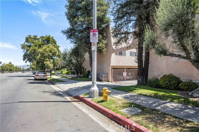 Building Photo - 7924 Woodman Ave