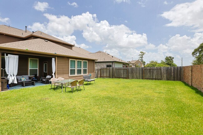 Building Photo - 5511 Gothic Oak Dr