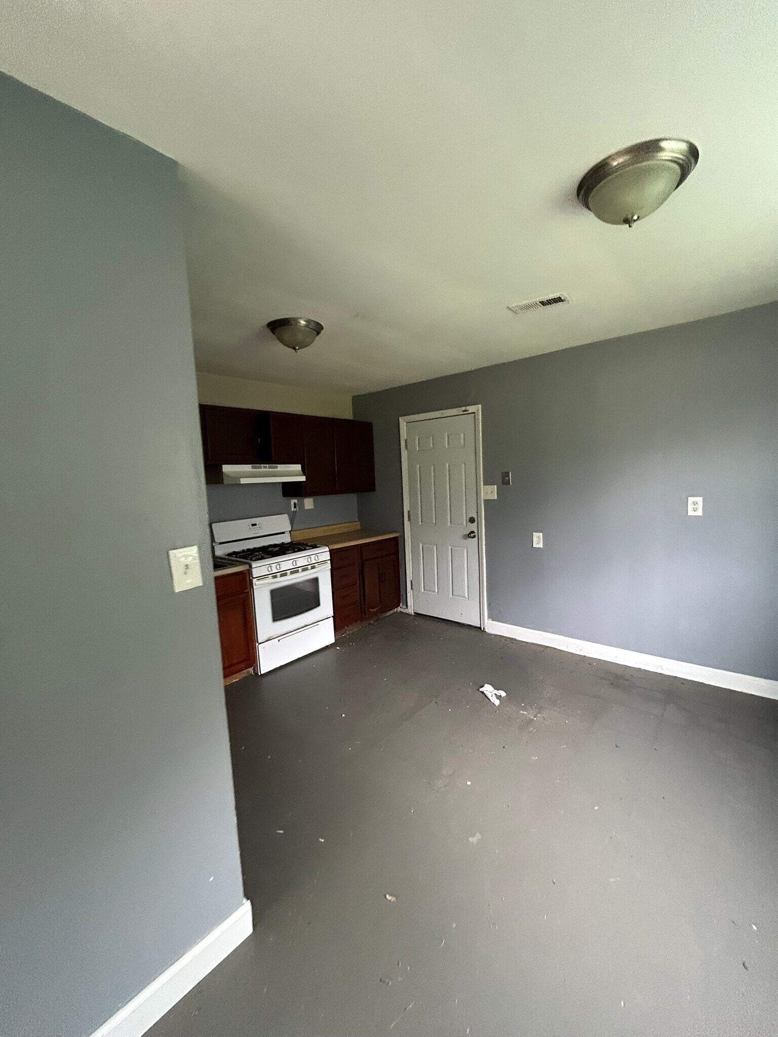 Building Photo - 523 St Paul Dr