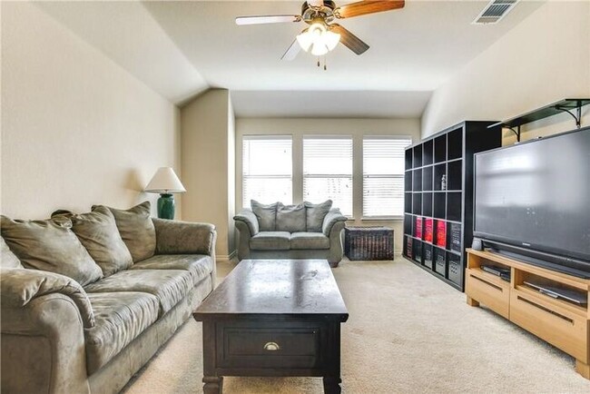 Building Photo - Frisco home ready for move in