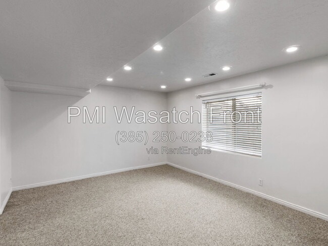 Building Photo - 3211 S 945 E