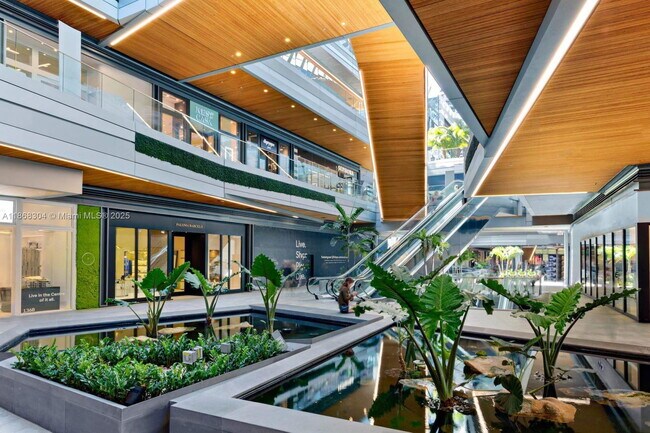 Building Photo - 68 SE 6th St