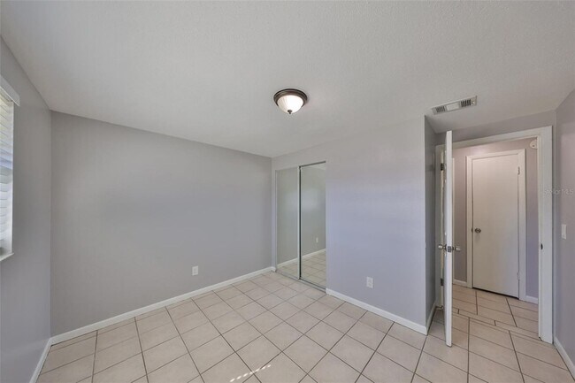 Building Photo - 6025 Florida Cir S