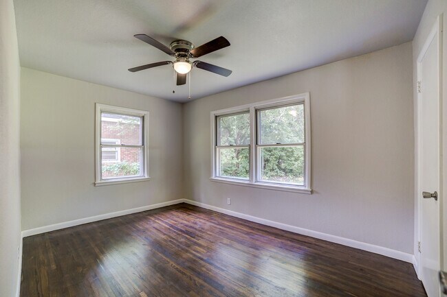 Building Photo - 1618 S Ash Pl