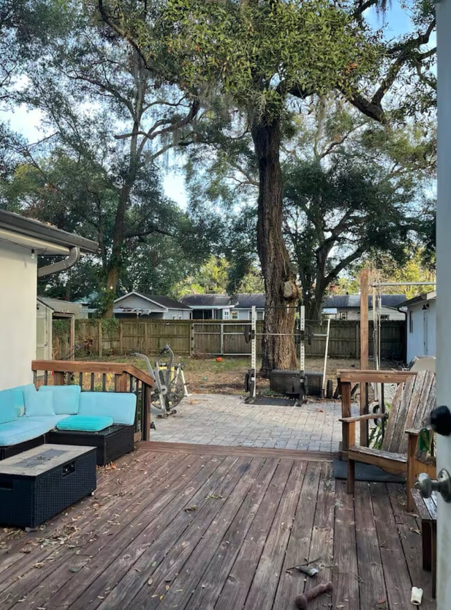 Building Photo - 1220 E Mohawk Ave