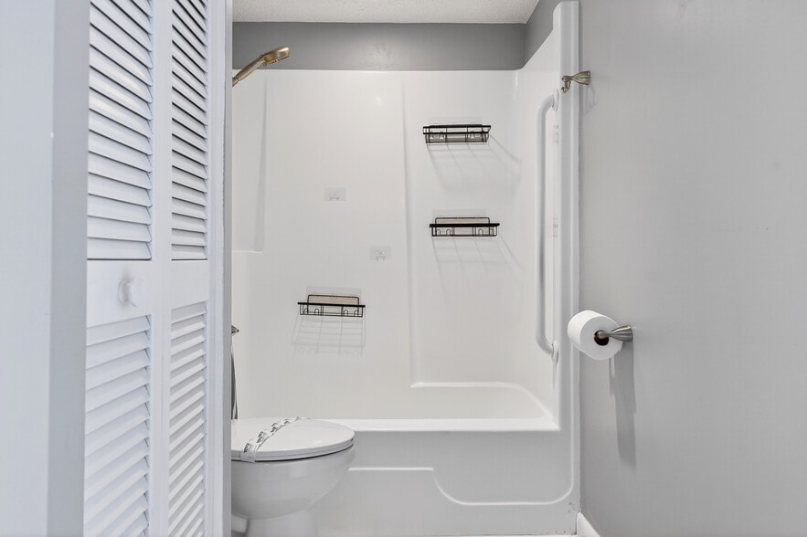 2nd Bath - 500 Treasure Island Causeway