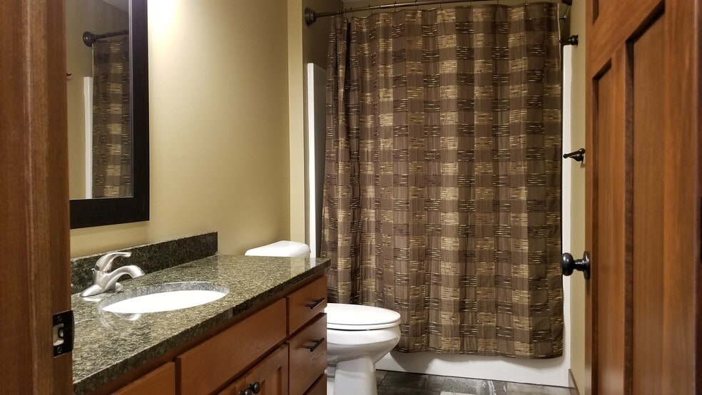 Building Photo - 244 Prairie Rd