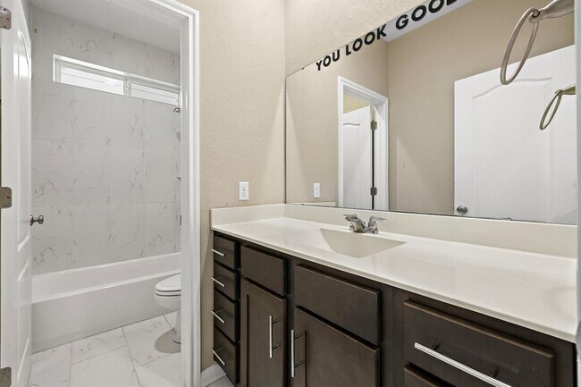 Building Photo - 706 Coconut Grove St