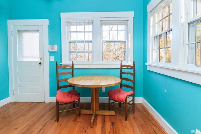 Building Photo - 720 S Park Ave