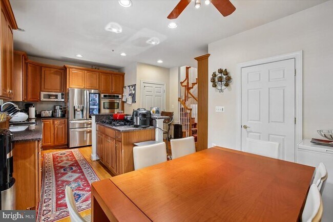 Building Photo - 1309 McLean Crest Ct