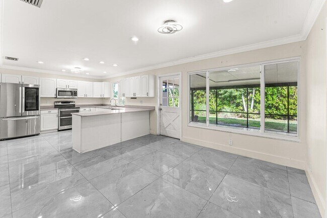 Building Photo - 110 W Rubber Tree Dr