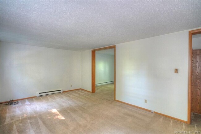 Building Photo - 26 Dartmouth Dr